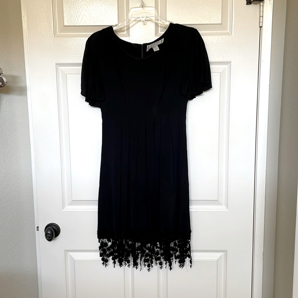 Black dress. Lace Hem